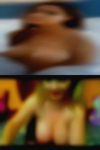 Kinky slut craves your look for sex body and mind.